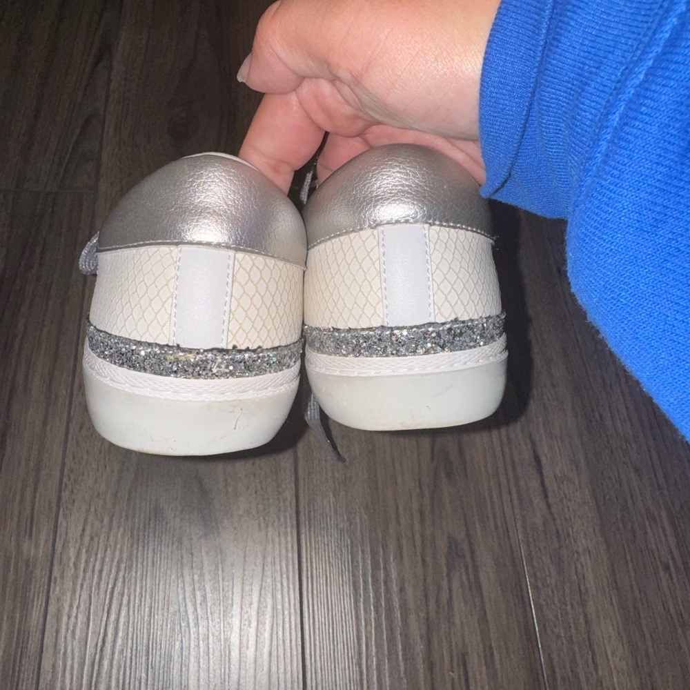 A new day woman's sneakers NWT - Picture 3 of 4